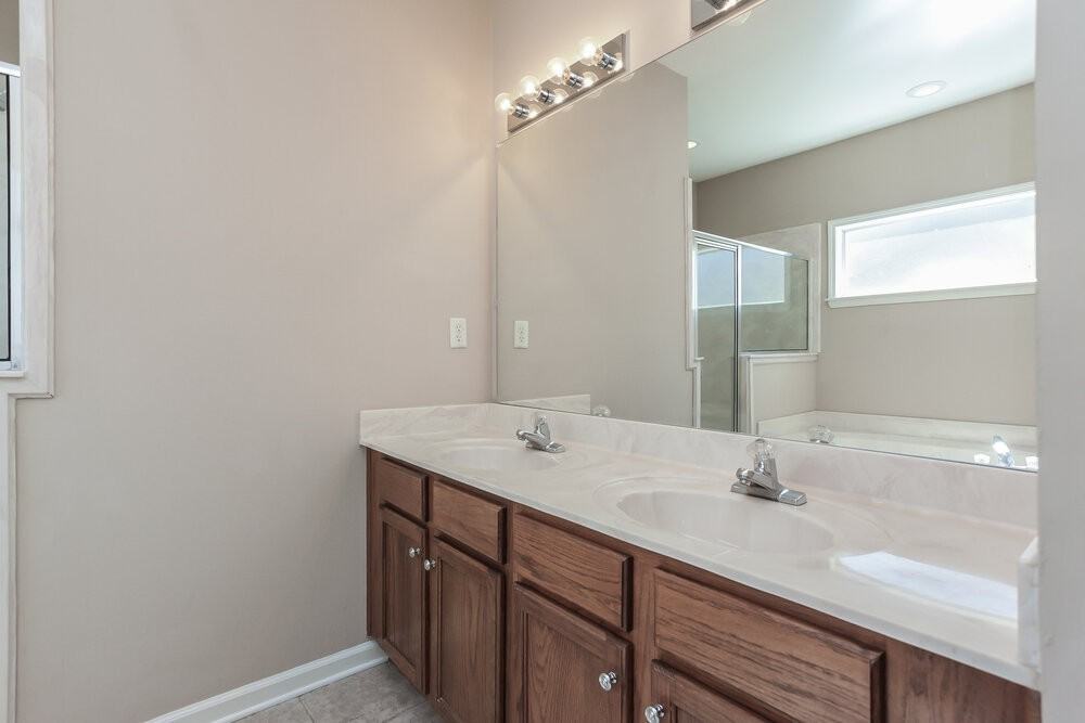 984 Cully Rd - Photo 7 of 16