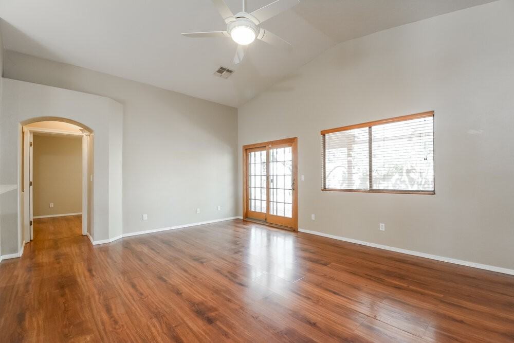8506 N Sayante Way - Photo 5 of 16