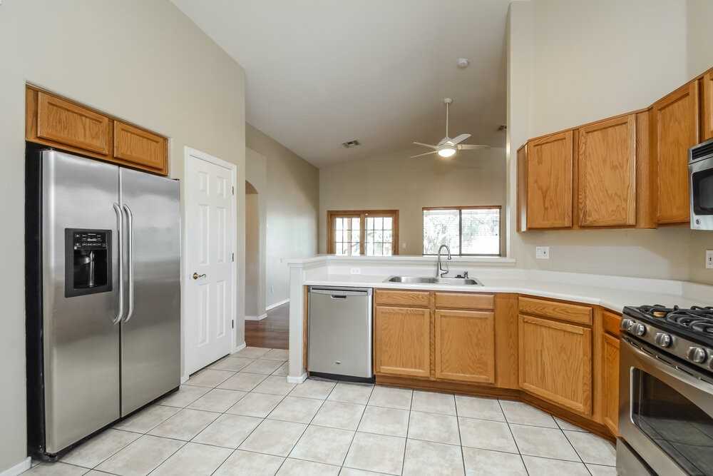 8506 N Sayante Way - Photo 6 of 16
