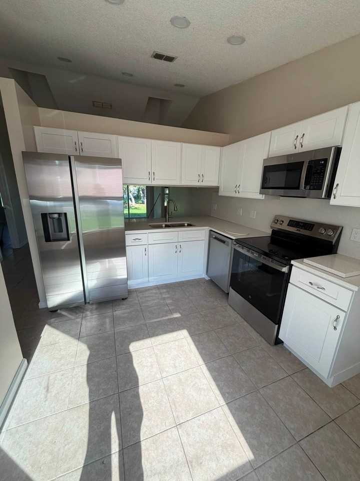 1562 Bonview Avenue - Photo 3 of 14