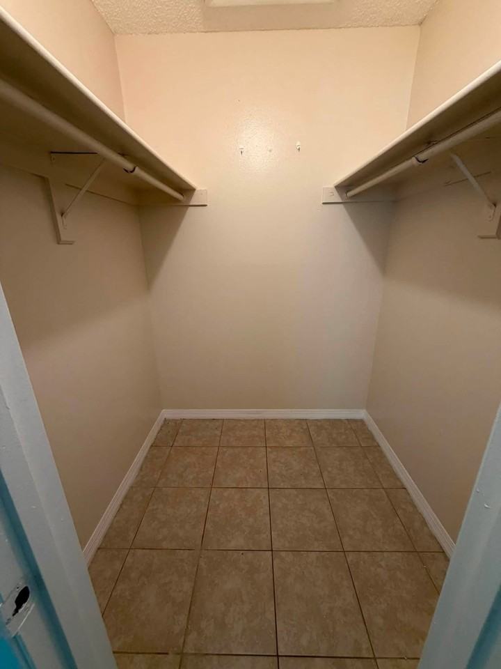 1562 Bonview Avenue - Photo 5 of 14