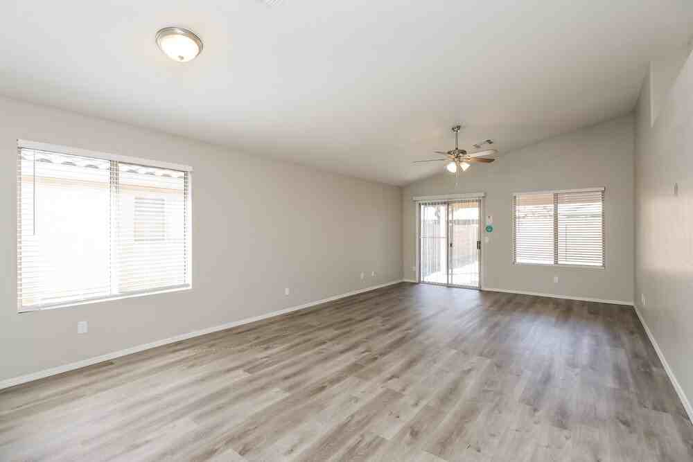 10944 E Delta Ave - Photo 3 of 16