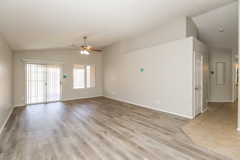 10944 E Delta Ave - Photo 4 of 16