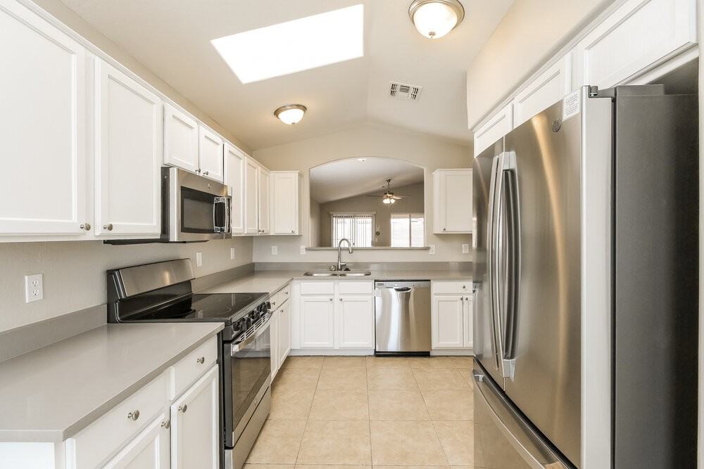 10944 E Delta Ave - Photo 7 of 16