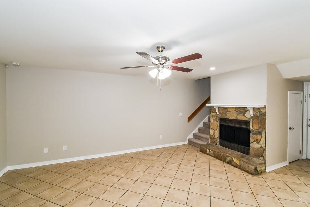 8389 Argyle Corners Ct - Photo 7 of 17