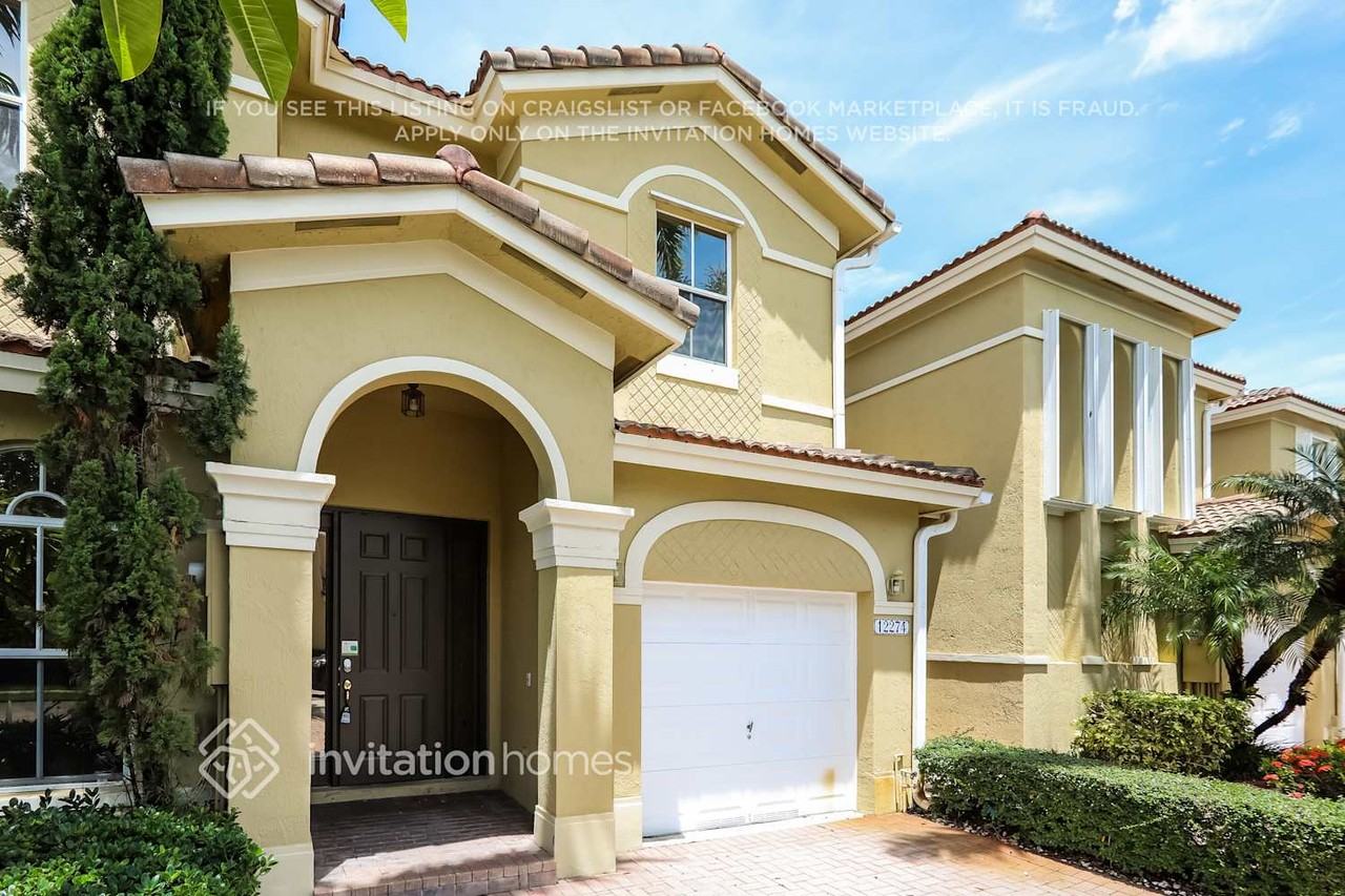 12274 Sw 123rd Pl - Photo 2 of 20