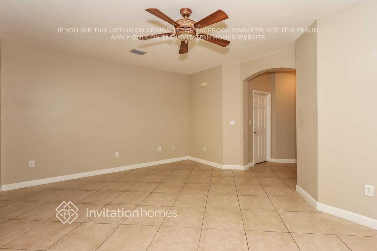 12274 Sw 123rd Pl - Photo 4 of 20