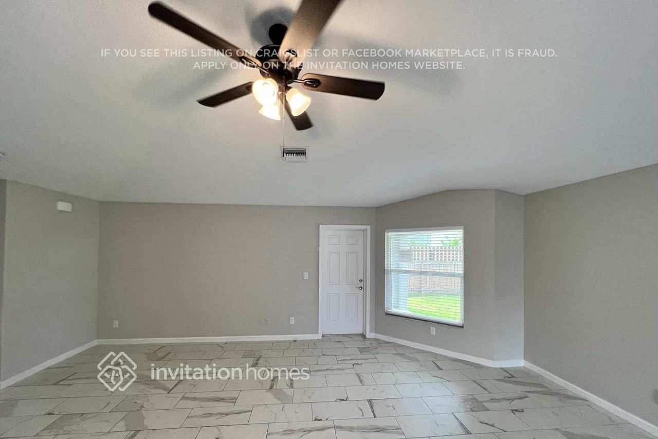 857 Sw Sail Ter - Photo 2 of 12