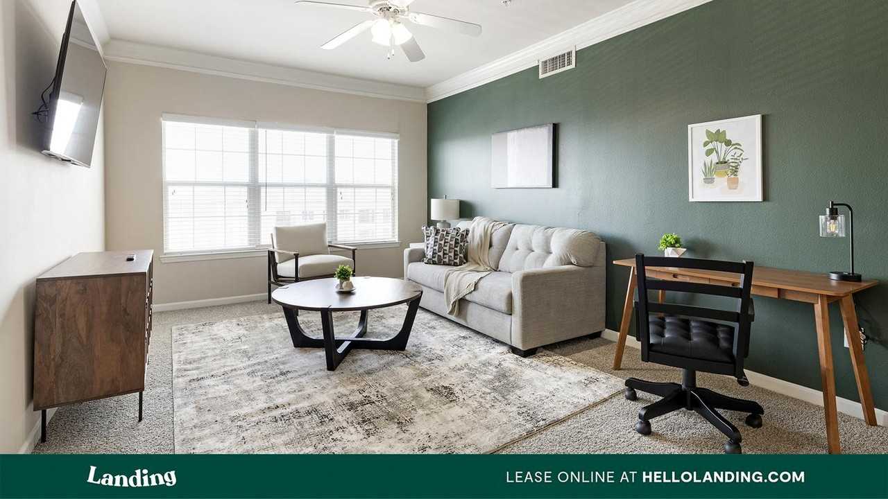 8100 N Riverside Dr - Photo 2 of 50