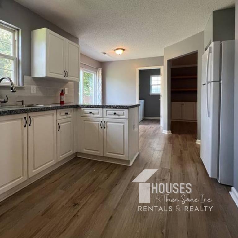 1 Valhalla Ln - Photo 3 of 18