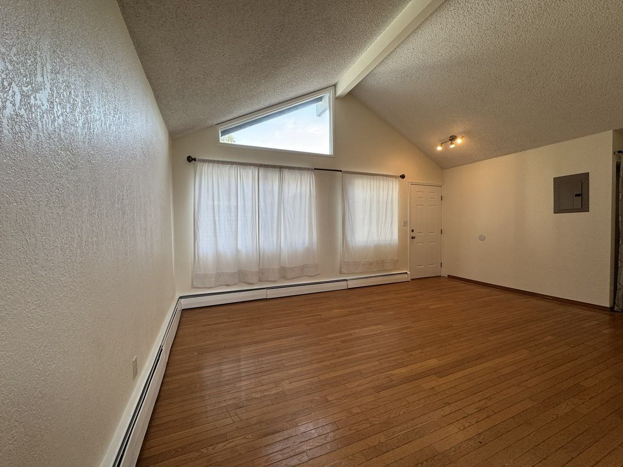 1233 Crescent Dr #1 - Photo 3 of 14