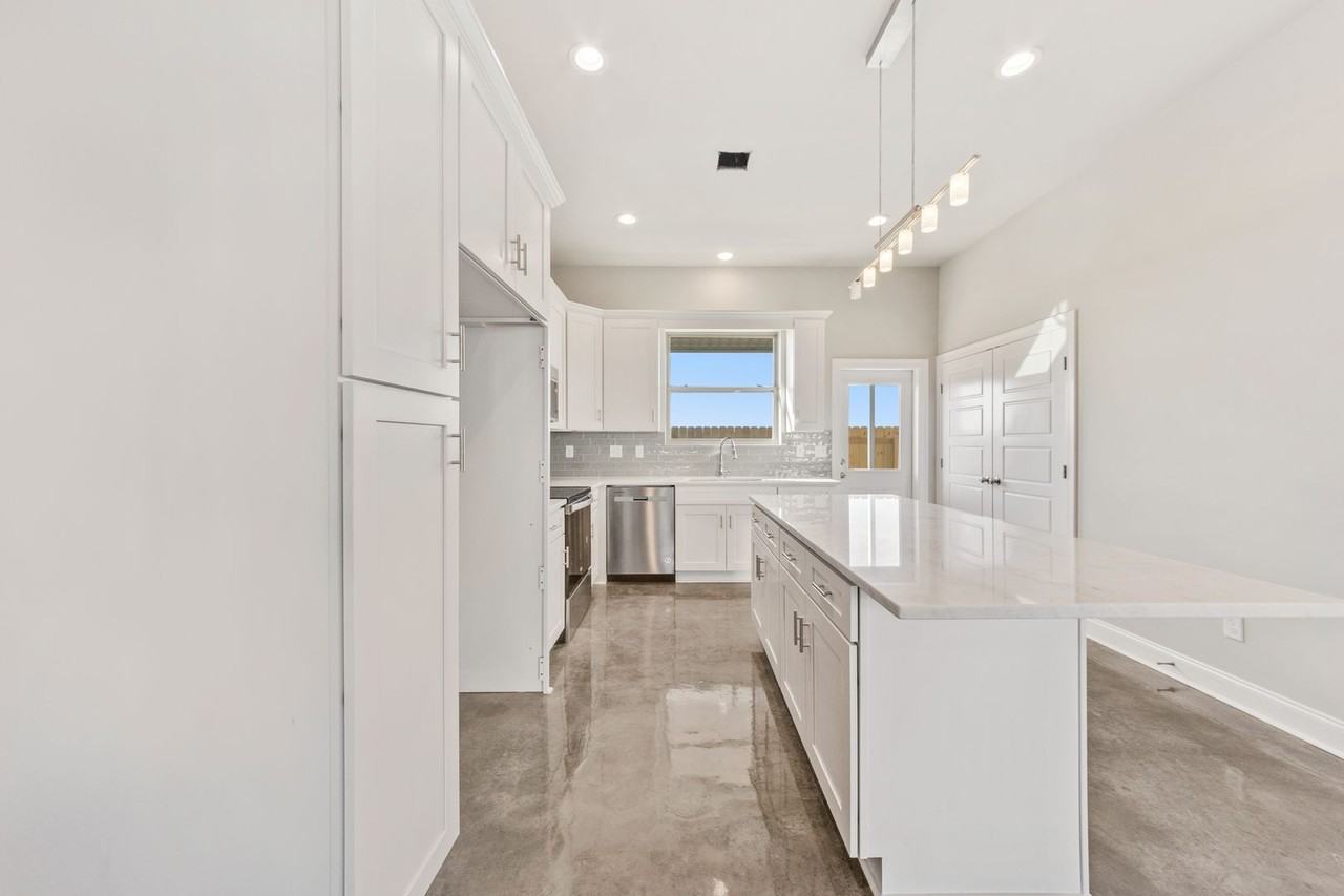 109 Firethorn Drive - Photo 3 of 18