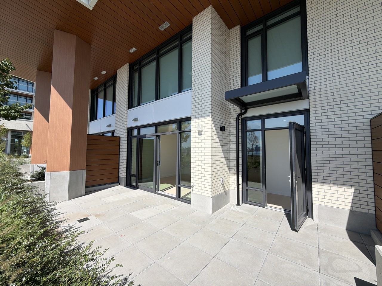 801 Harbourside Drive #104 - Photo 2 of 28