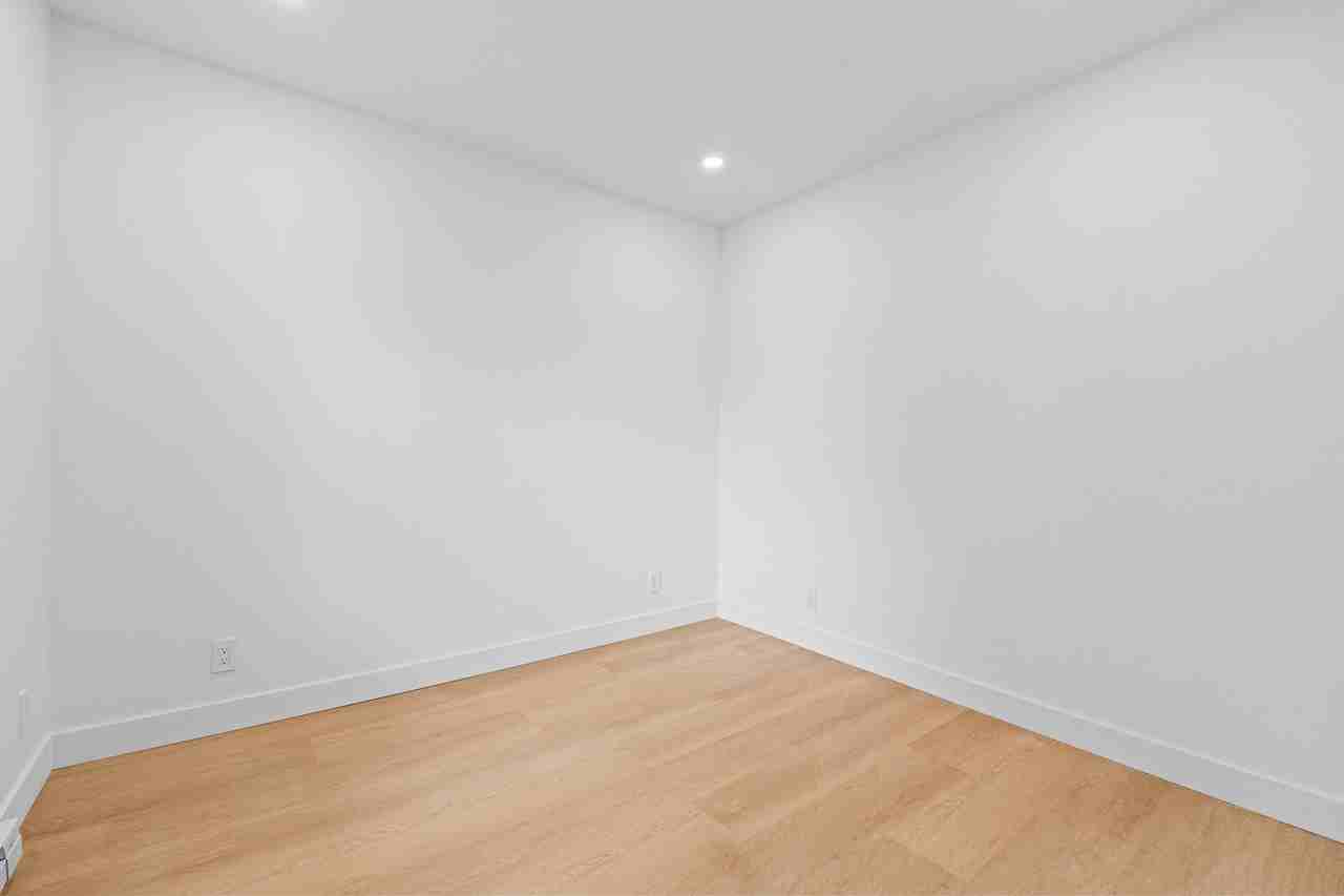 1743 Rue Leprohon - Photo 7 of 12