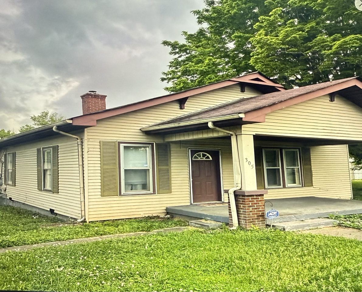 305 S Russell St #2B - Photo 2 of 10