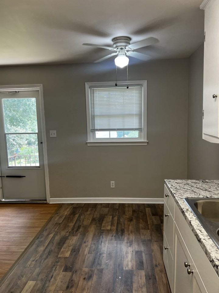 5550 Davis Rd #3 - Photo 4 of 7