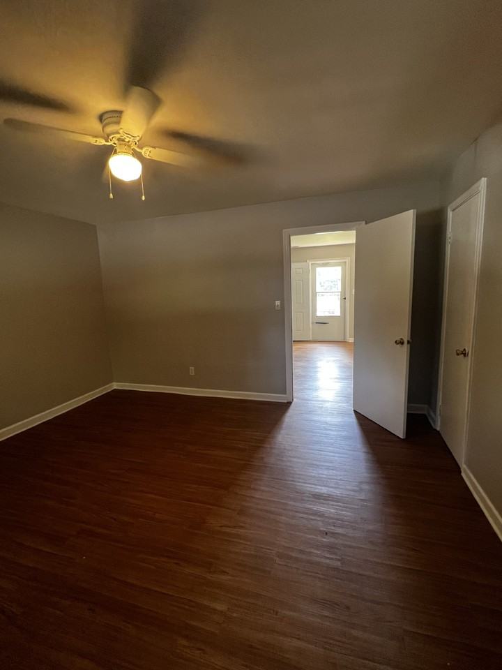 5550 Davis Rd #3 - Photo 5 of 7