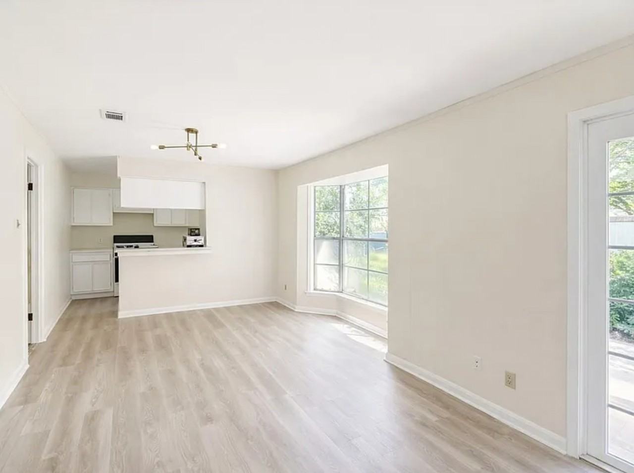 2220 Ripple Creek Dr - Photo 2 of 5