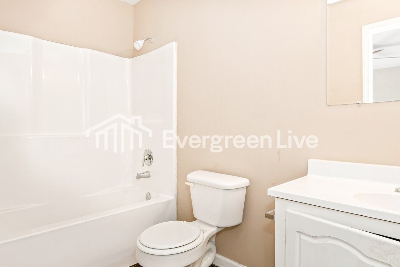 1899 Wooten St - Photo 4 of 15