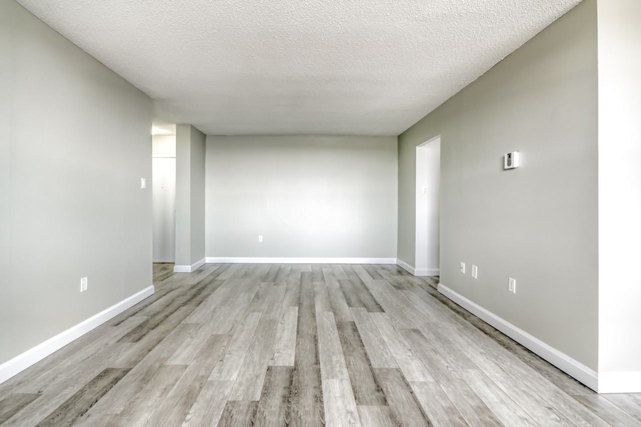 901 Lasalle - Photo 5 of 38