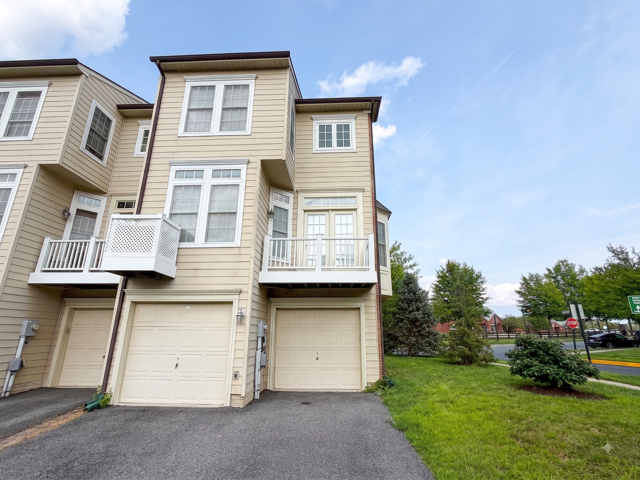 3670 Carriage Hill Dr #1 - Photo 3 of 16