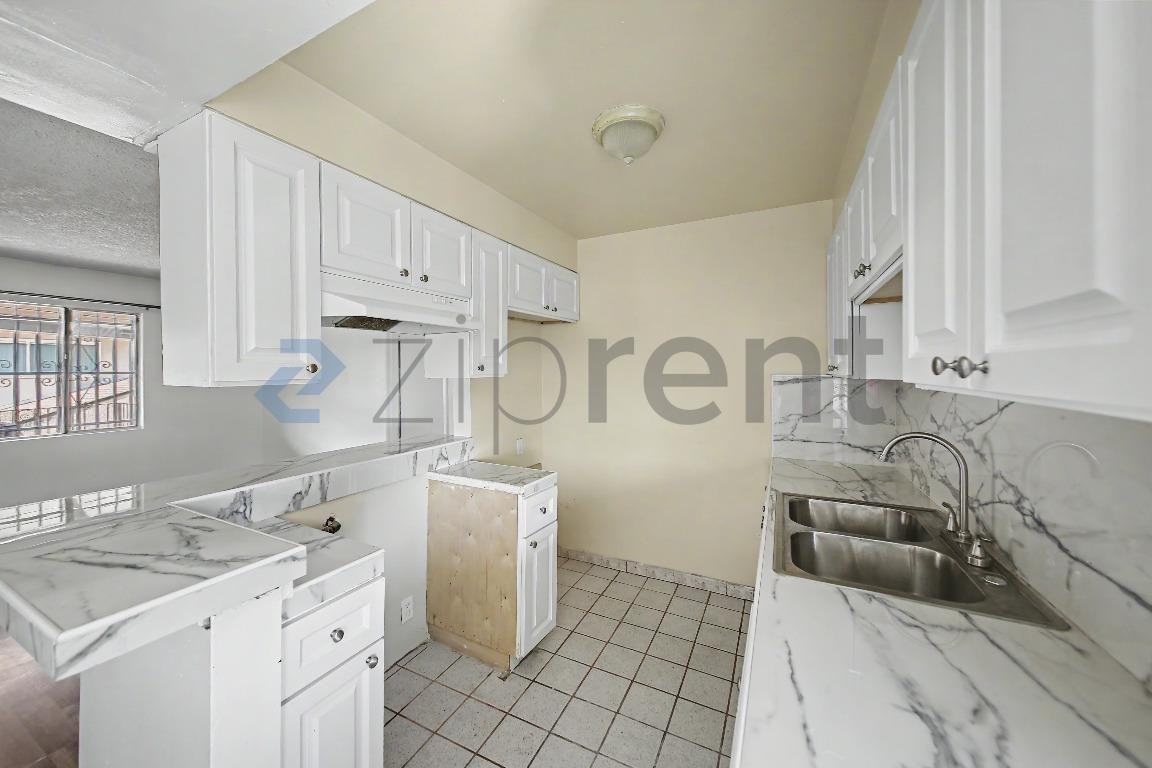 7119 Templeton St #C - Photo 5 of 16