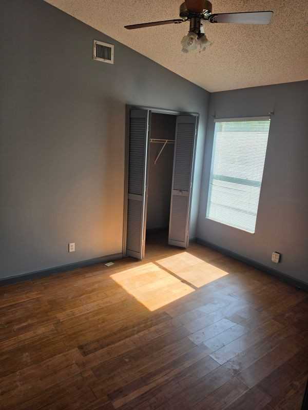 100 Kings Way - Photo 6 of 8