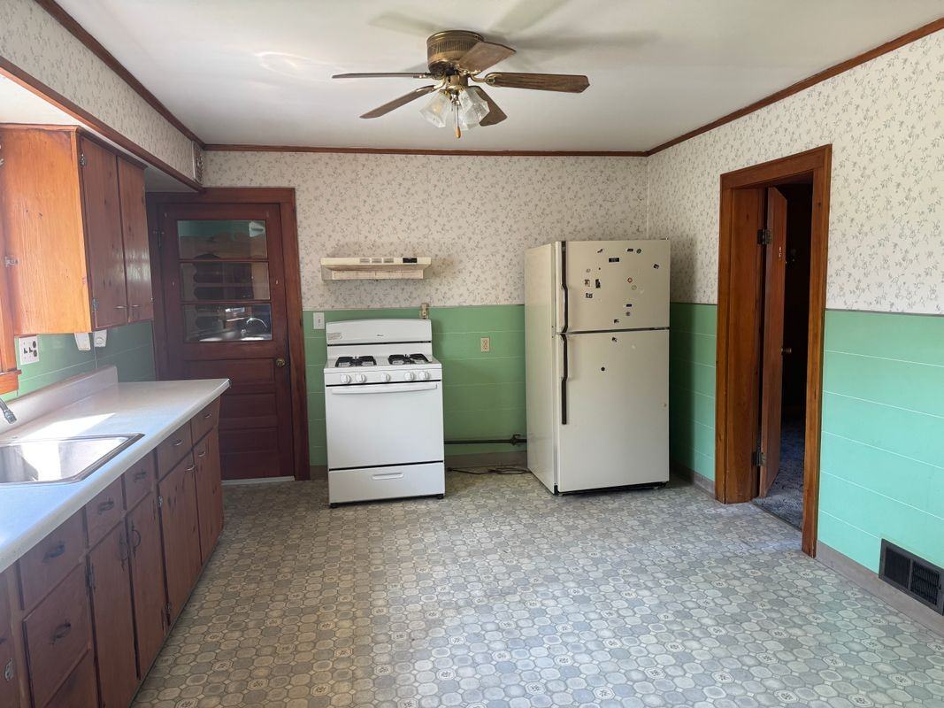 103 Broad St ##2 - Photo 3 of 13