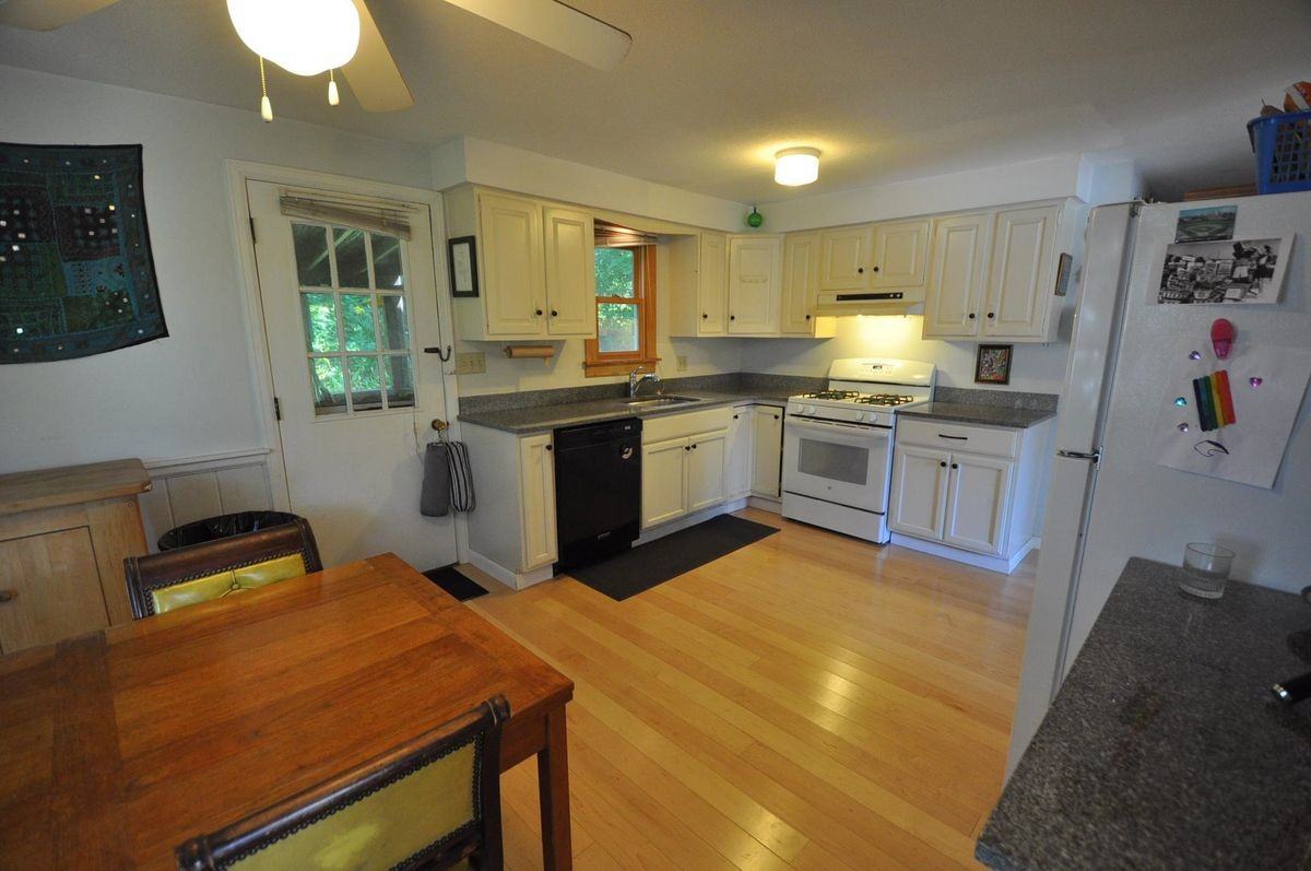 293 Barnumville Rd - Photo 7 of 29