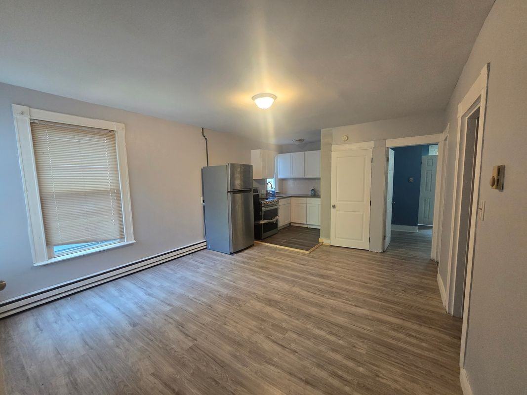 280 W Ivy St - Photo 2 of 13