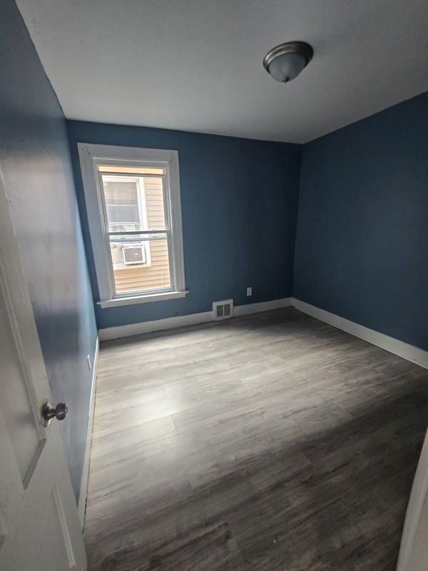280 W Ivy St - Photo 4 of 13