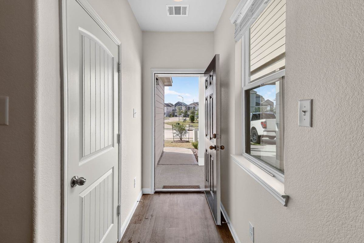 24839 Goldoni Dr - Photo 2 of 11