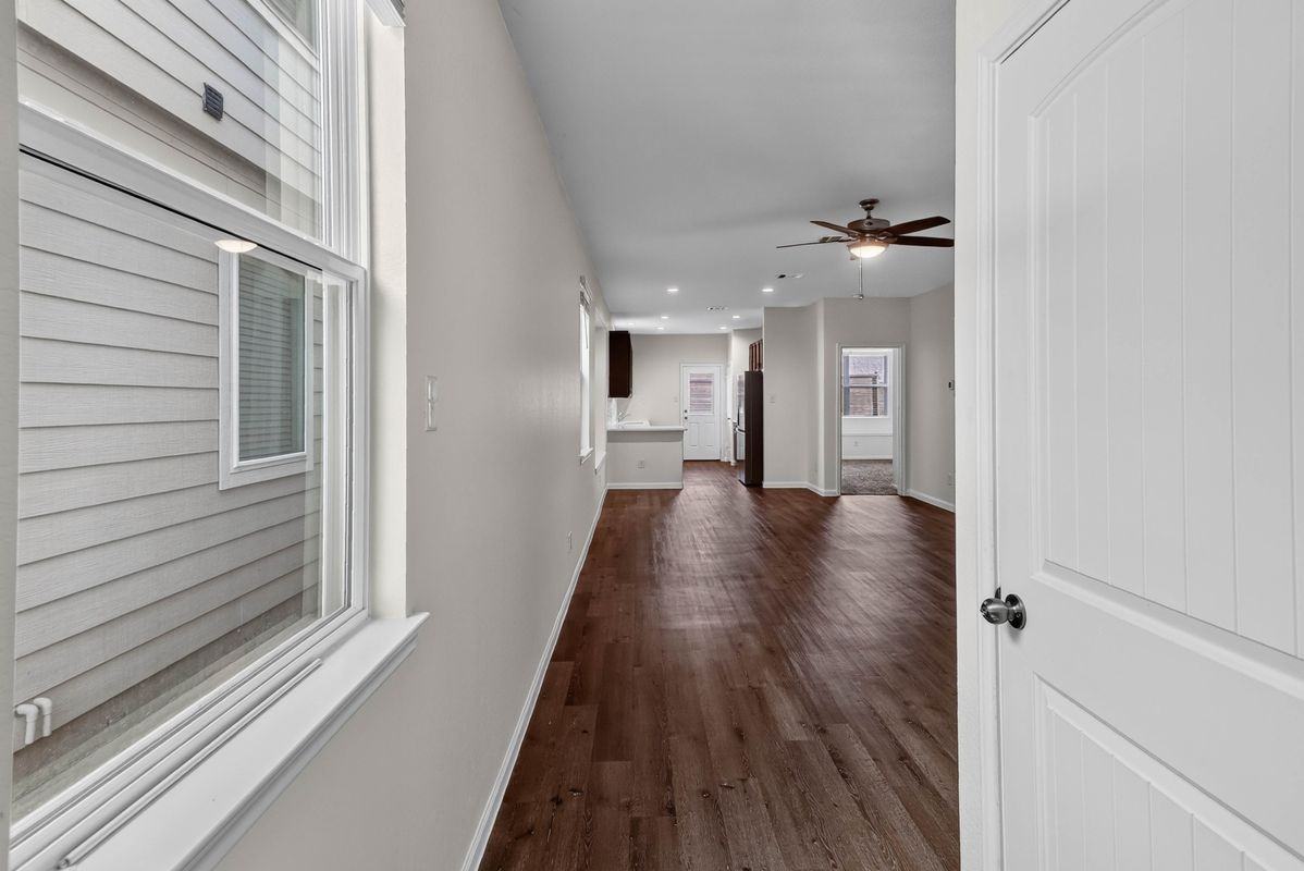 24839 Goldoni Dr - Photo 4 of 11