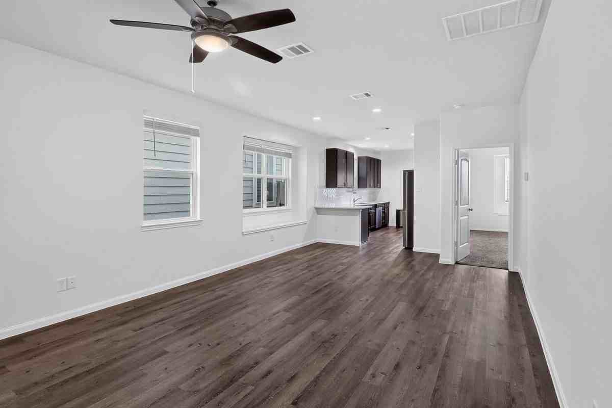 24839 Goldoni Dr - Photo 5 of 11