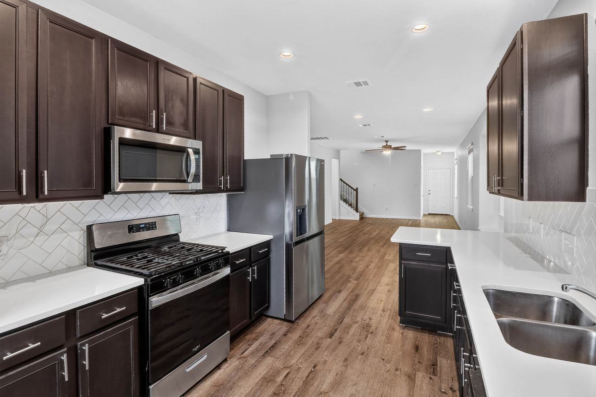 24839 Goldoni Dr - Photo 6 of 11