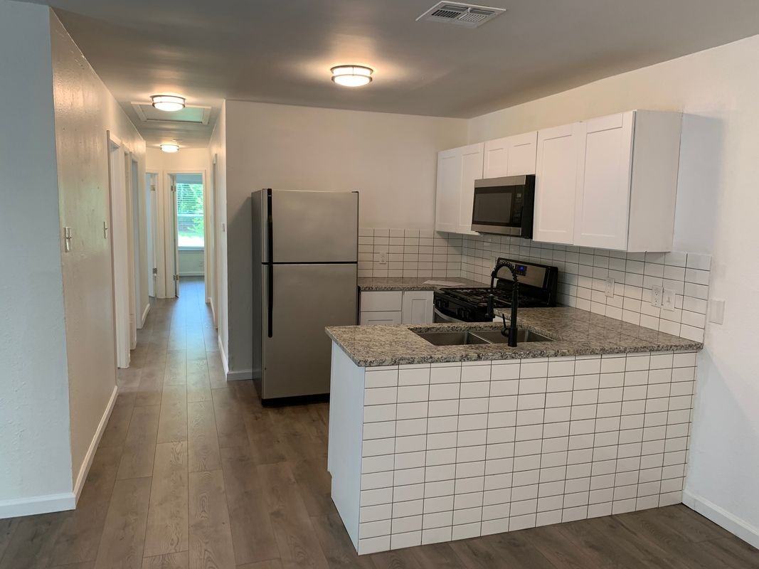 1118 Brookswood Ave ##A - Photo 2 of 6