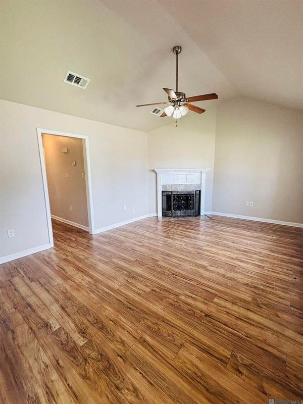 25418 Homestead Dr - Photo 2 of 11