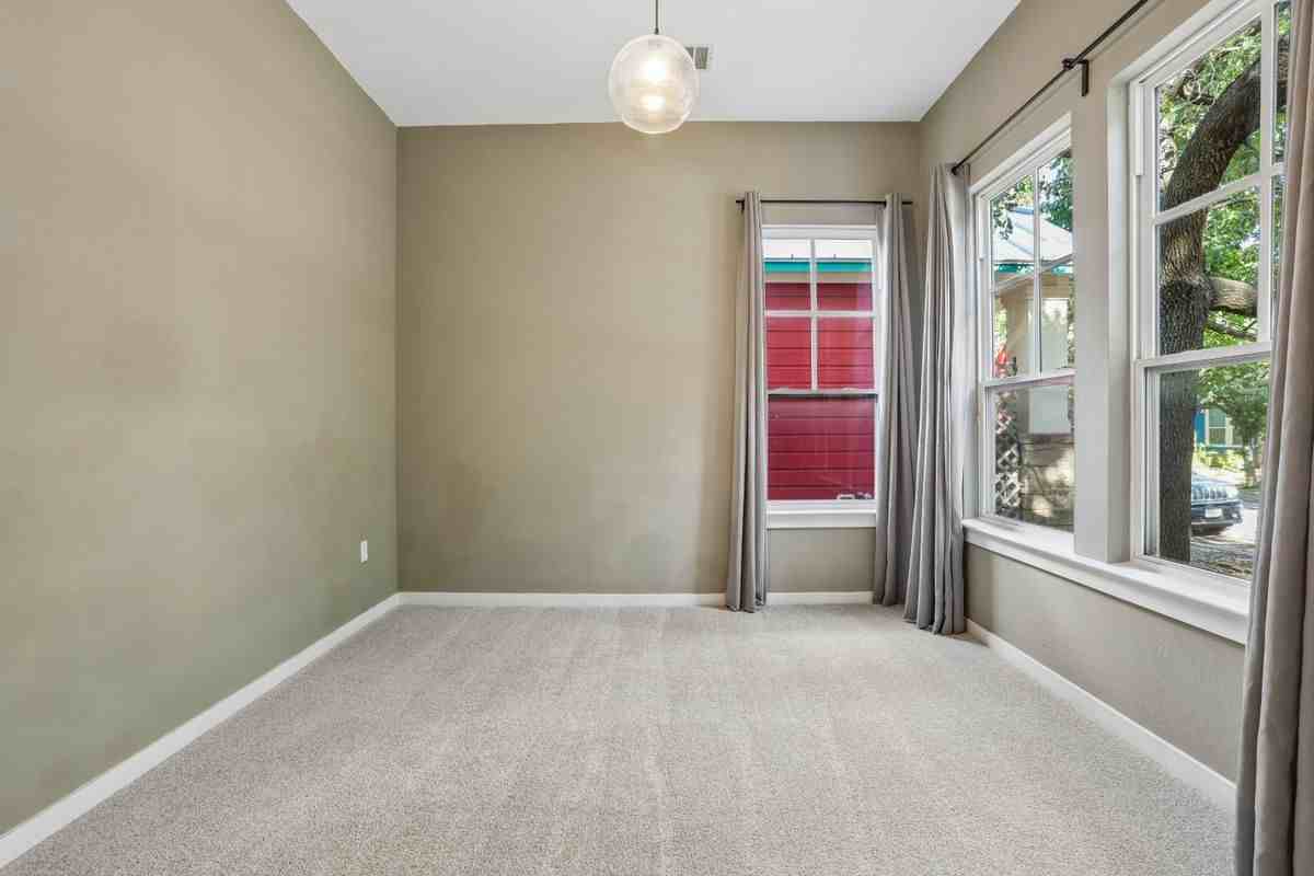 1917 Mccloskey St - Photo 4 of 29