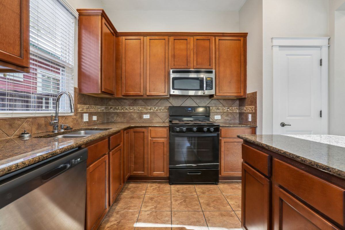 1917 Mccloskey St - Photo 6 of 29