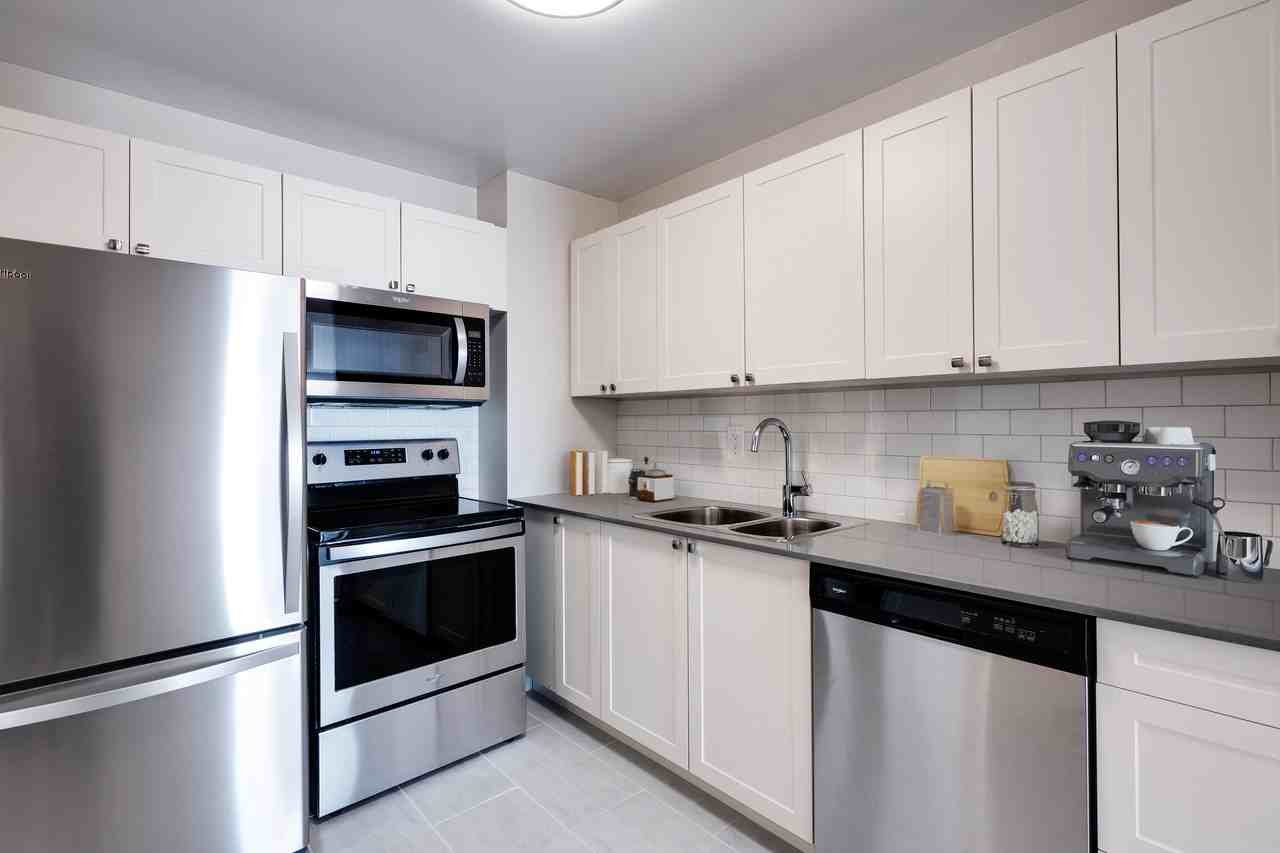 Balfour Square - Photo 3 of 12