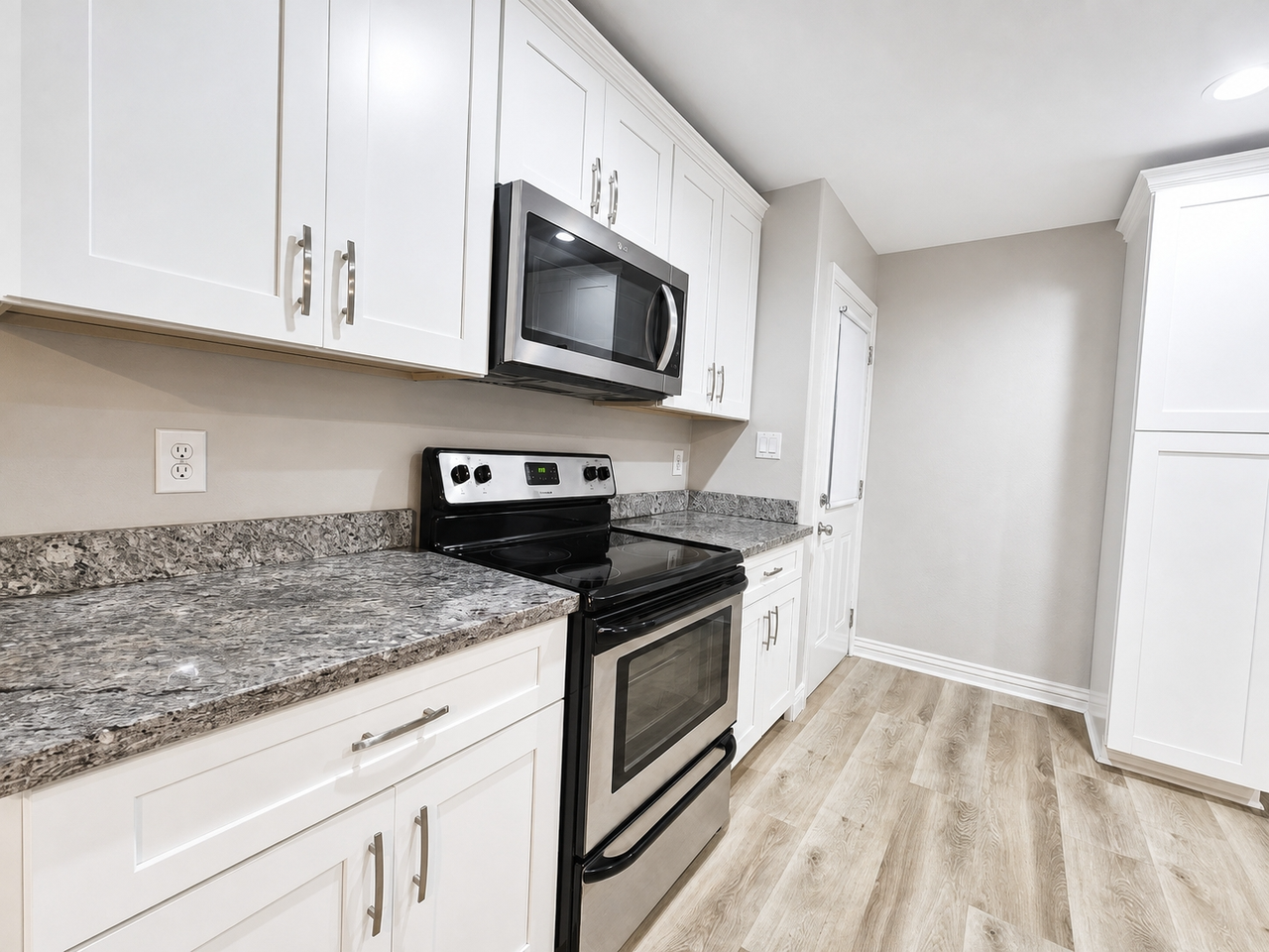 5208 S 11th Ave #1 - Photo 4 of 31
