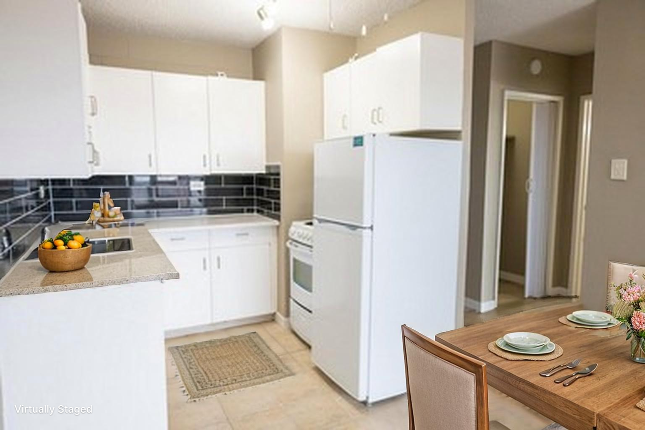 Astoria Manor Apartments - Photo 3 of 22