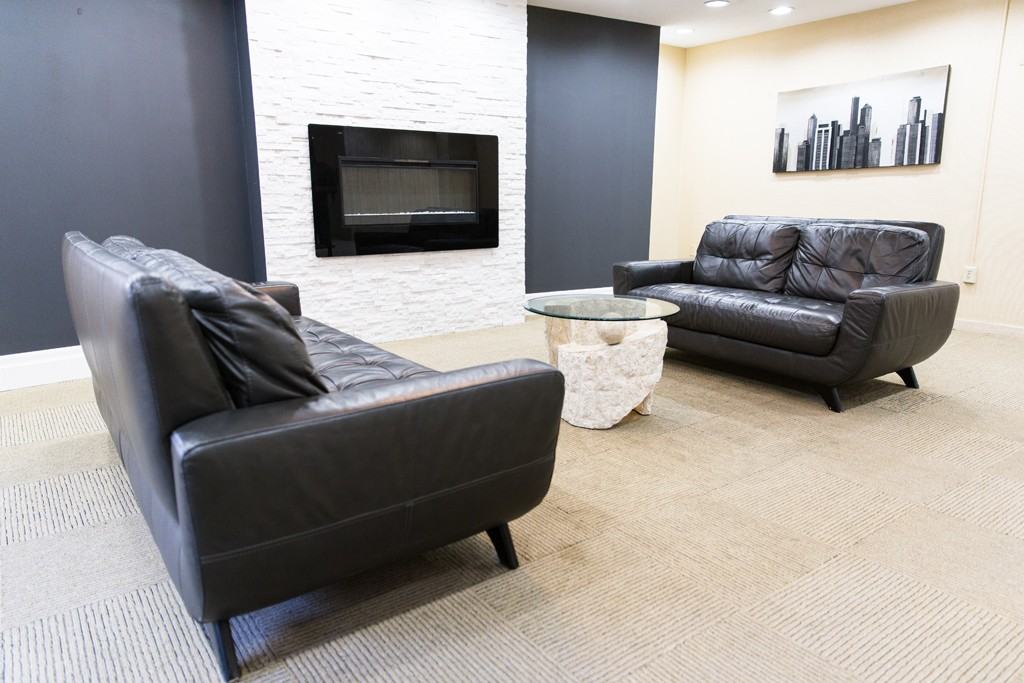 Apartment for rent at 39 Richview Road - Photo 2 of 17