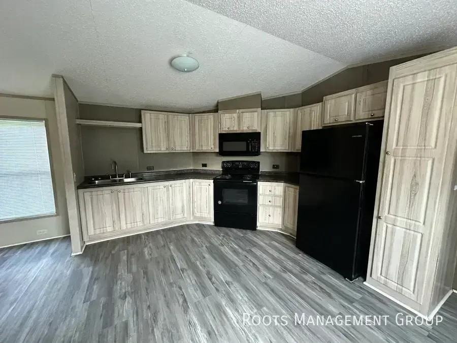 101 Stoney Creek Dr #15 - Photo 4 of 30