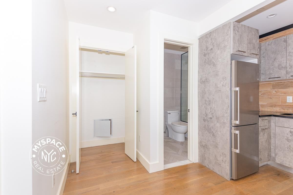826 Saint Johns Pl #4F - Photo 2 of 5