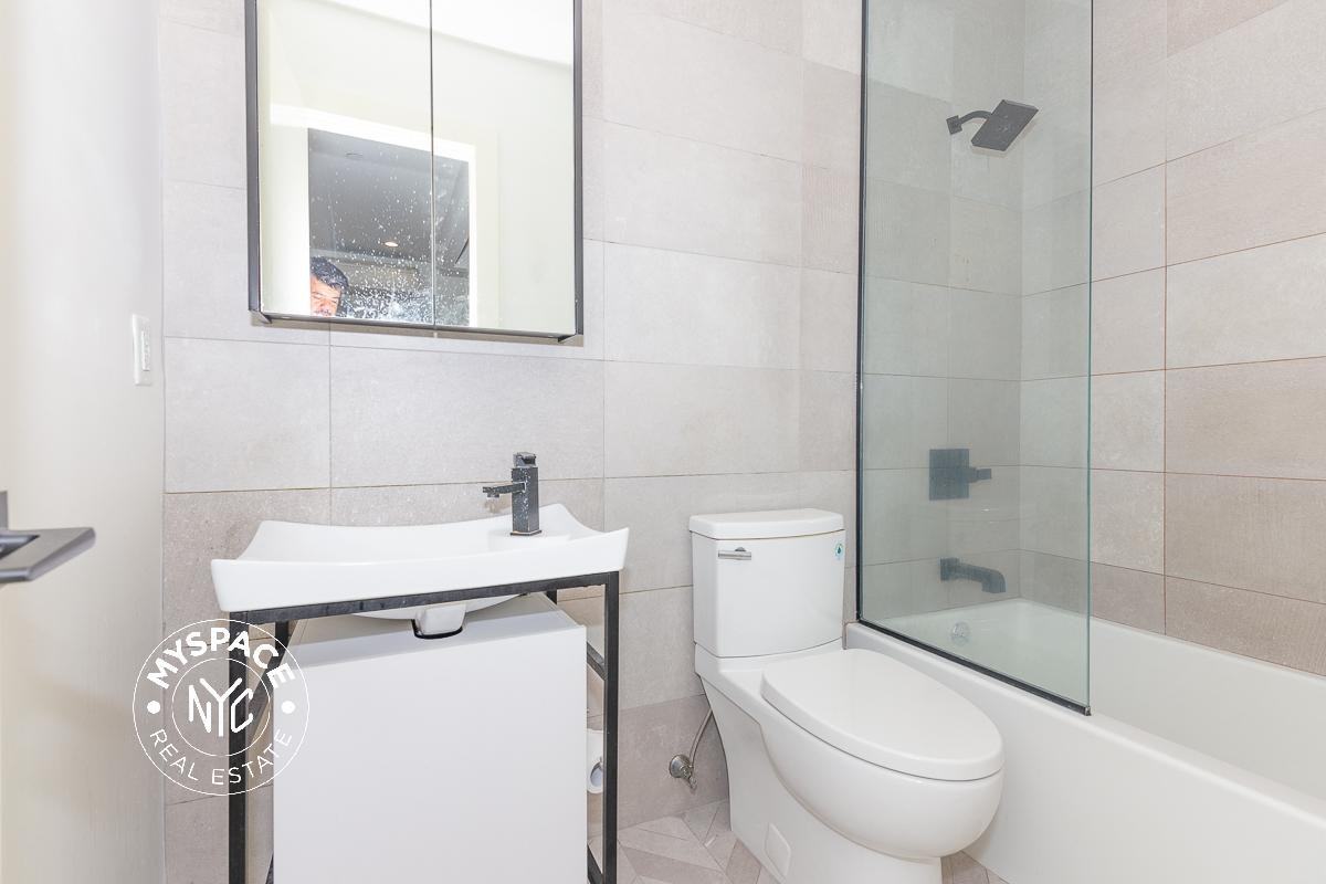 826 Saint Johns Pl #4F - Photo 5 of 5