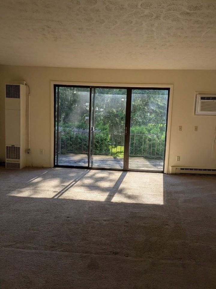 Woodstock Gardens Apartments - Photo 2 of 13