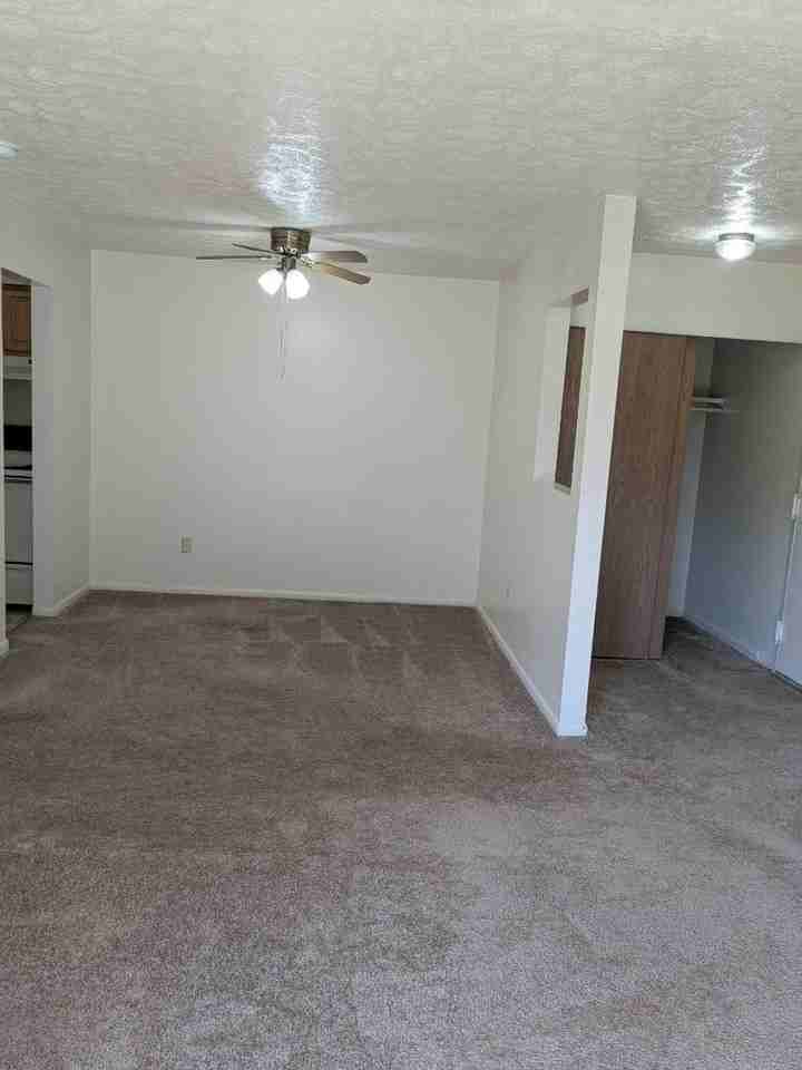 Woodstock Gardens Apartments - Photo 3 of 13