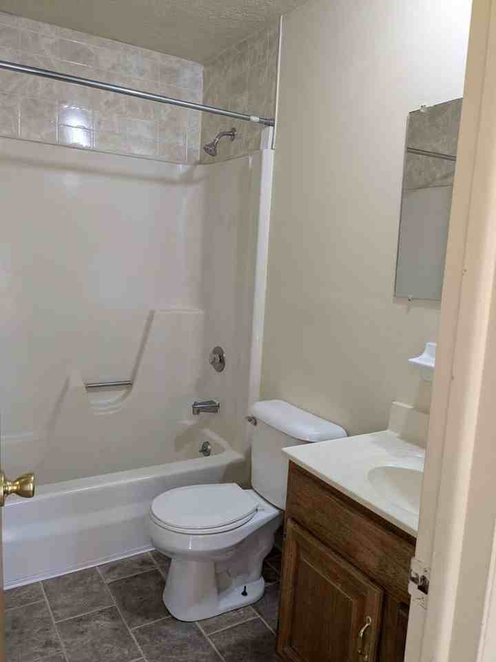 Woodstock Gardens Apartments - Photo 6 of 13