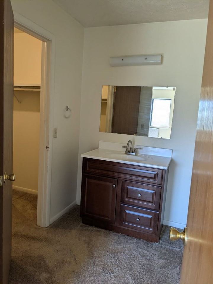 Woodstock Gardens Apartments - Photo 7 of 13